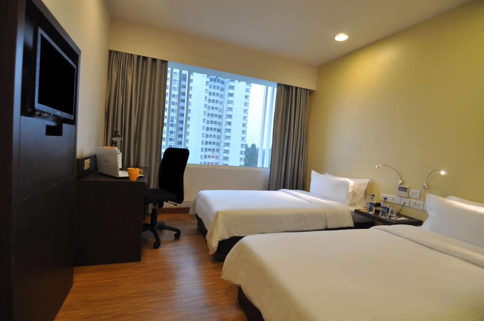 Keys Select By Lemon Tree Hotels, Kochi Extérieur photo